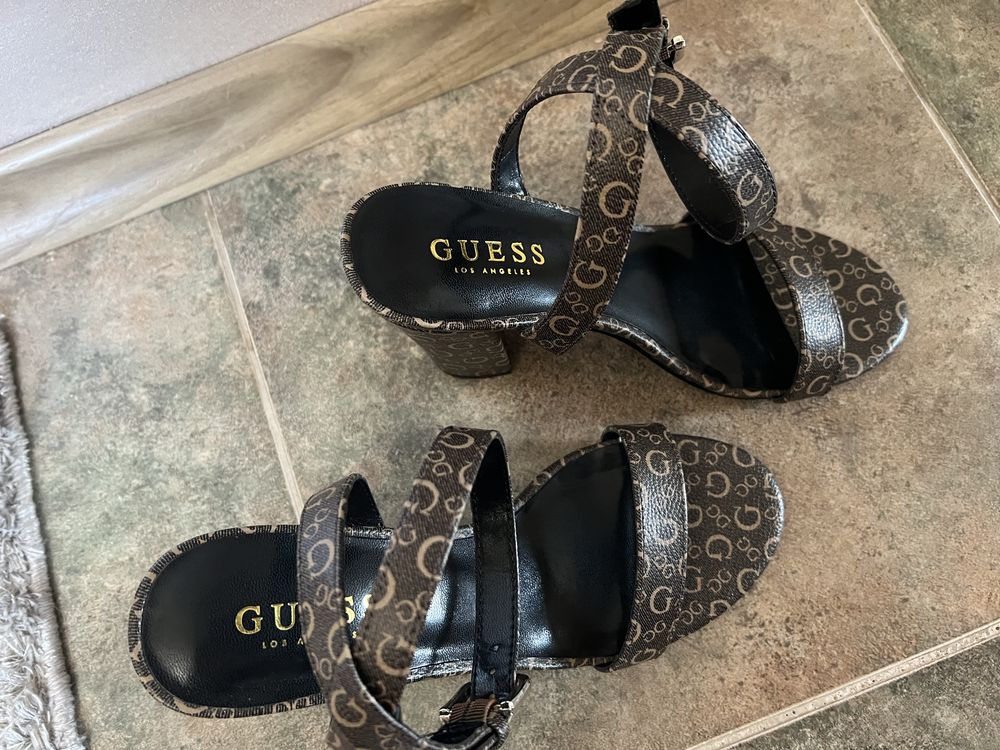 Дамски Сандали GUESS