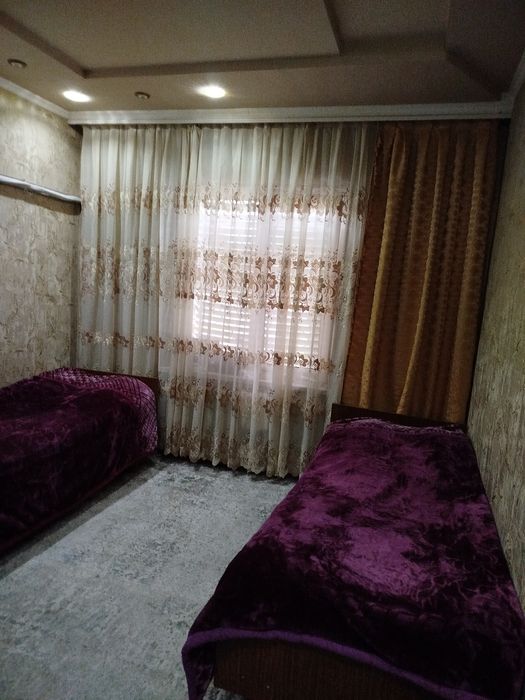 Uy sotiladi. 9 etajlini 1chi etaji 4 hona 5 hona qilingan