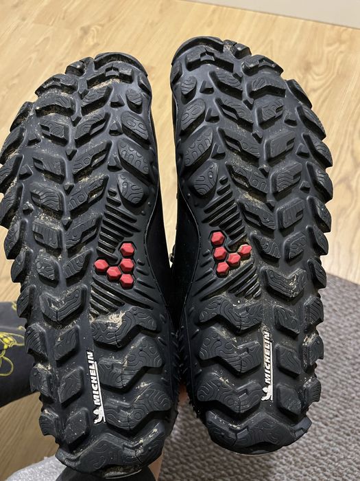 Vand vivobarefoot magna forest esc michelin