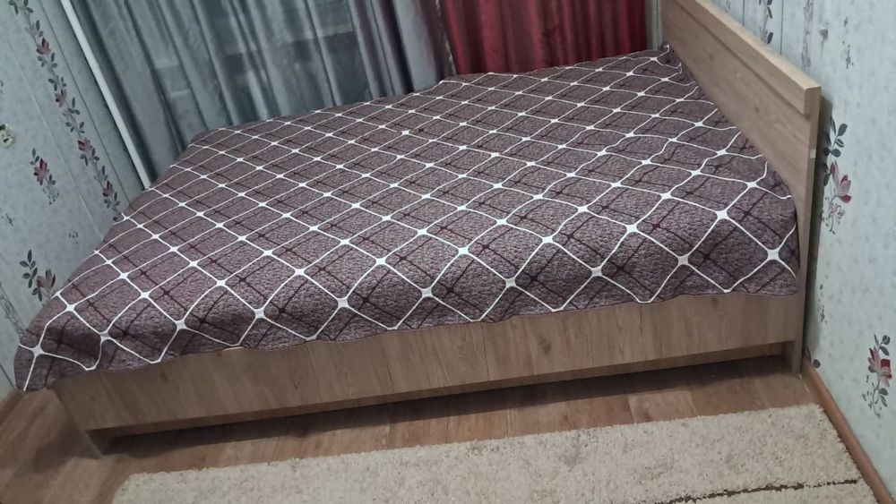 Продам двухспальнюю кровать