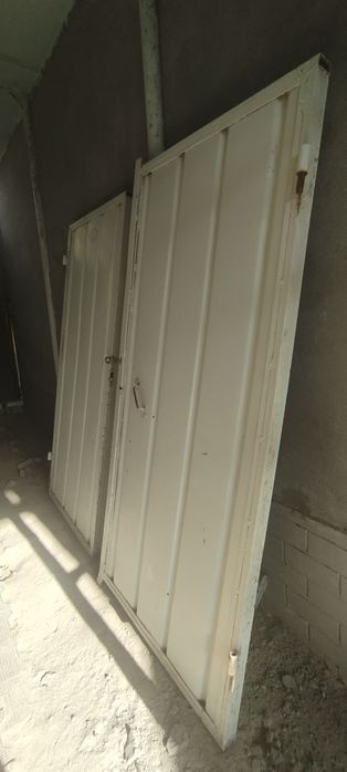 Darvoza sotiladi, bo'yi 2.16, eni 95sm