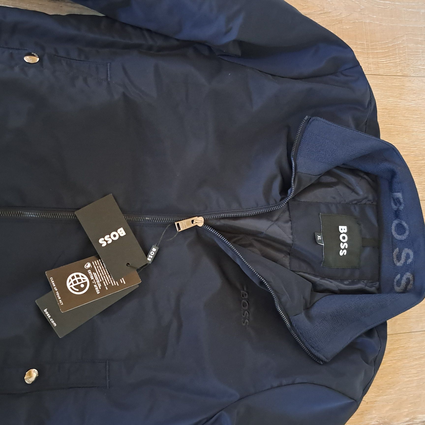 Hugo boss мъжко спортно яке.Промоция