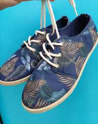 Kiabi обувки от текстил