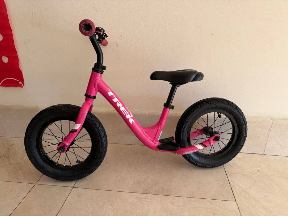 Беговел Trek (розовый)