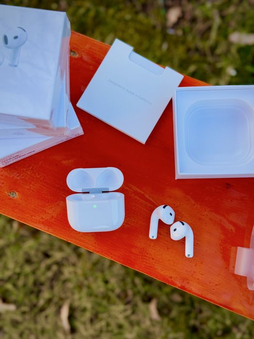 Casti Airpods 4 Sigilate