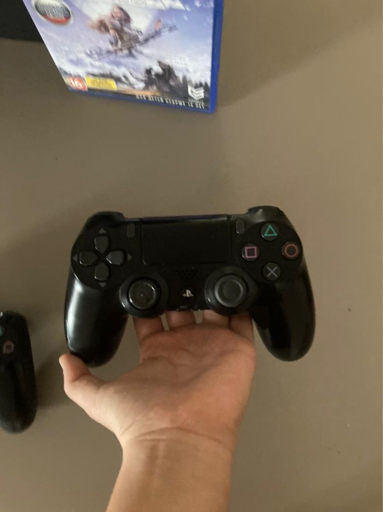 PlayStation 4 с игрой