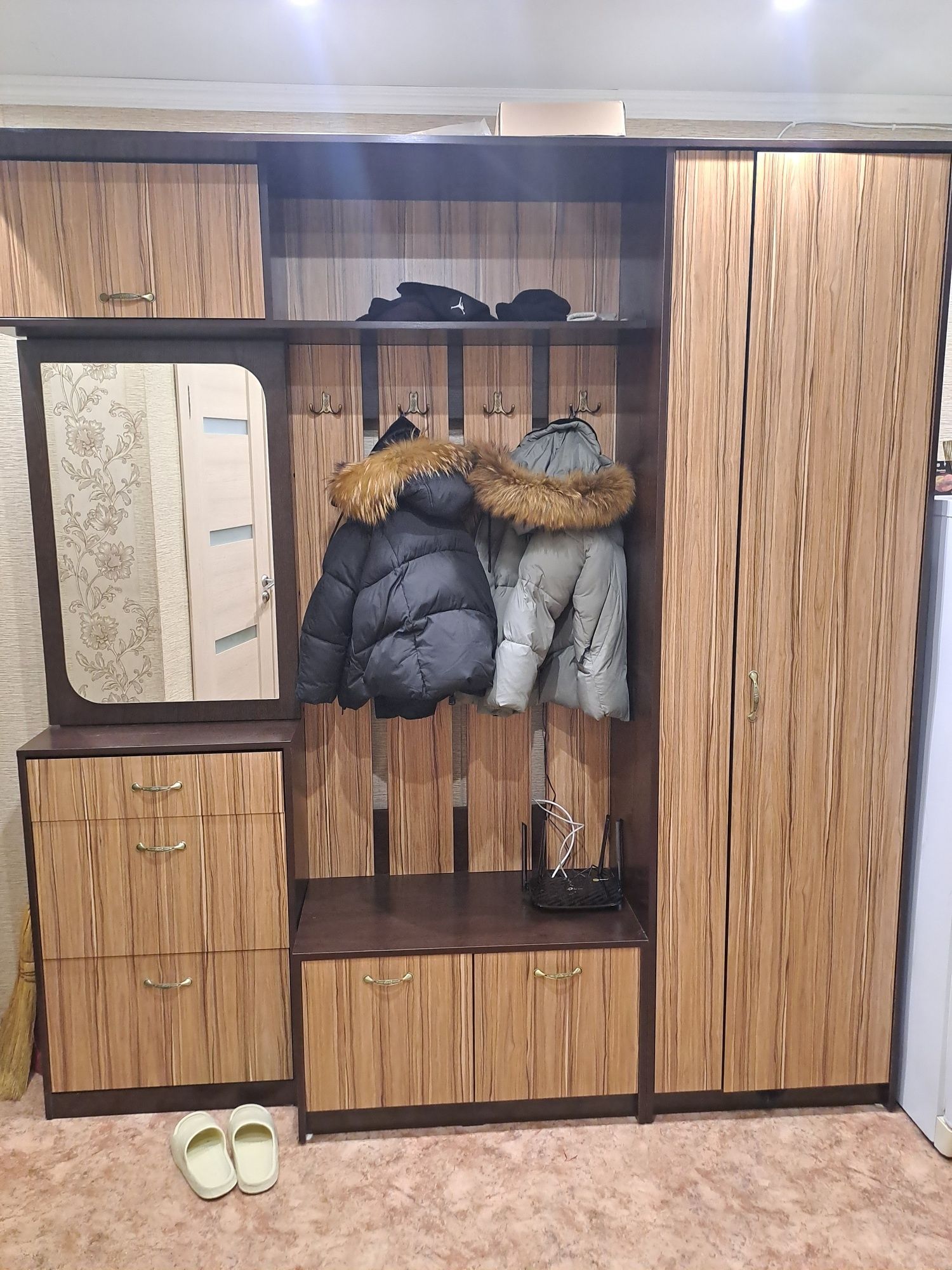 Продам прихожую!