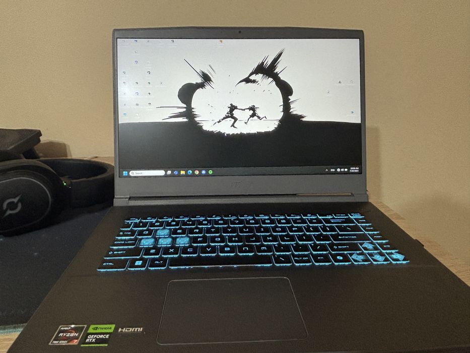 Leptop gaming msi folosit doar 3 luni este ca nou