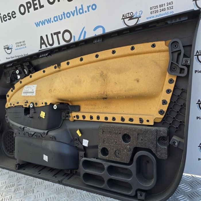 Fata usa interioara stângă fata Opel Corsa D