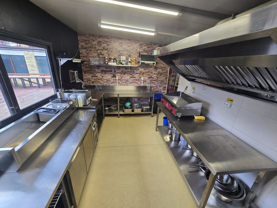 AFACERE LA CHEIE. Vând sau ofer spre inchiriere, Terasa cu Bucatarie s