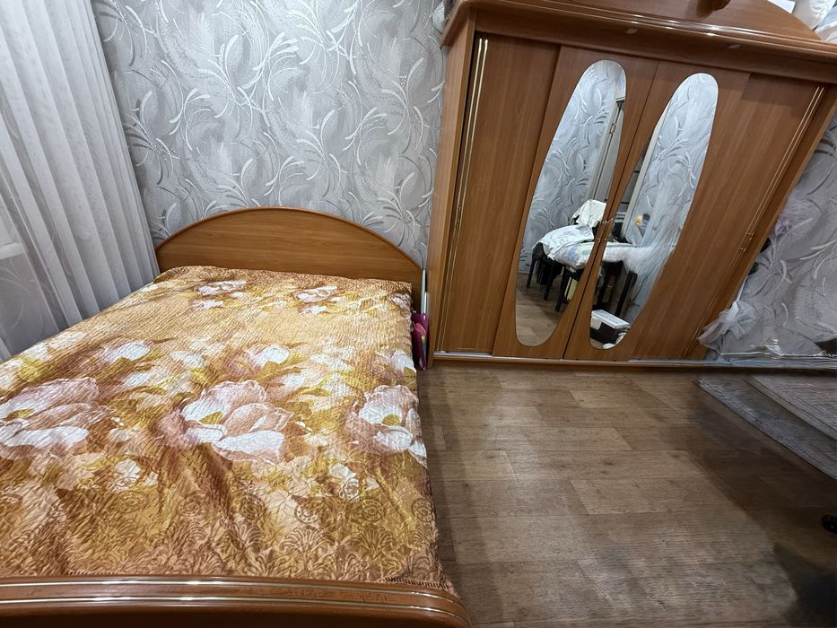 Спальный гарнитур в