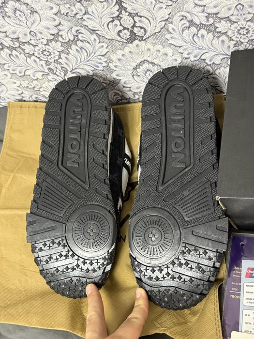 Adidasi Louis Vuitton