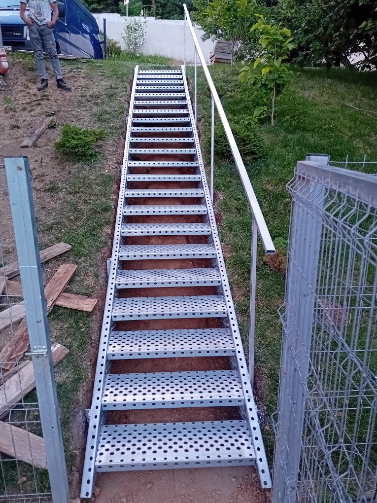 Scara metalica zincata 4mm grosime noi