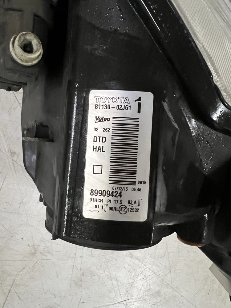 Far dreapta toyota auris 2012 2017