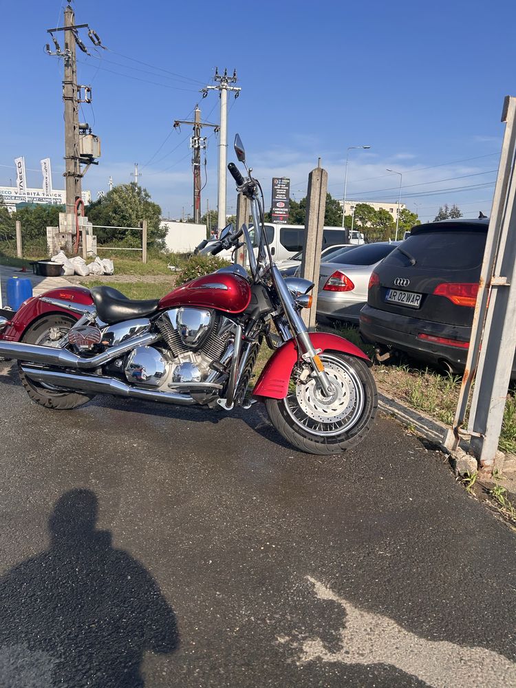 Vans Honda VTX 1300S