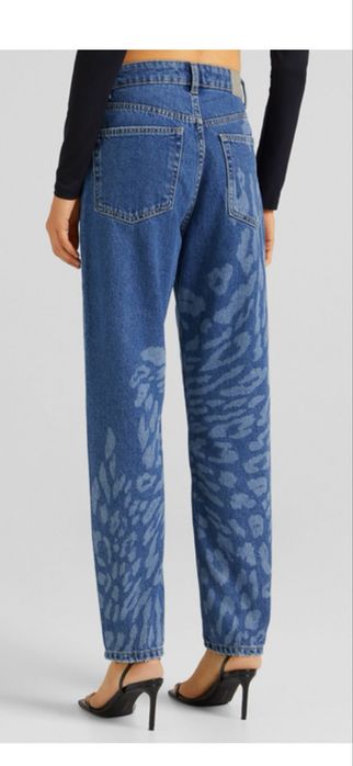 Нови дънки bershka mom с висока талия, уникални леопард     с