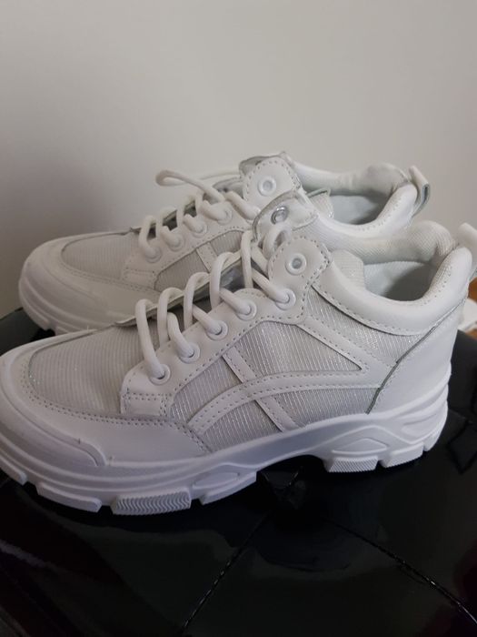 Adidasi/Ghete 37 noi