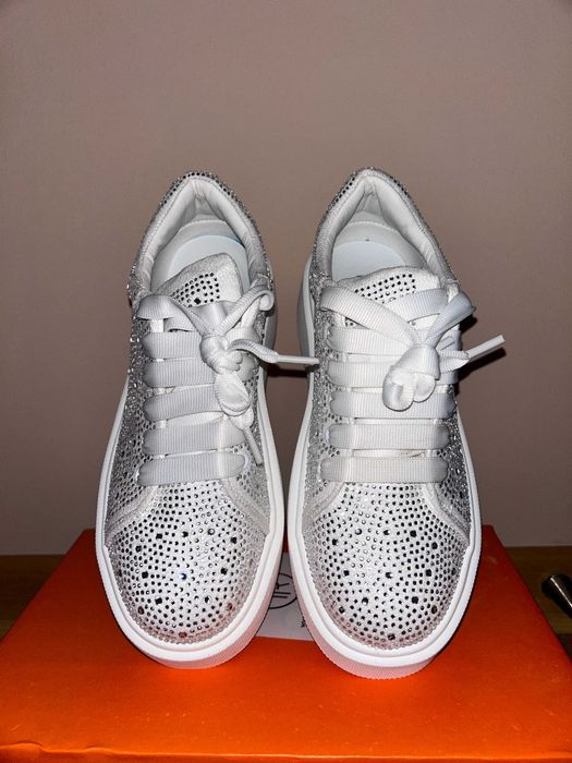 Дамски маратонки сребристи от обърната еко кожа