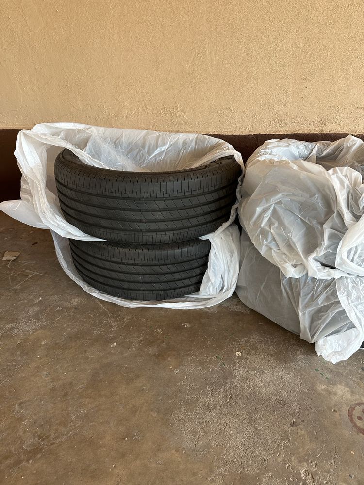 Anvelope Bridgestone 215 45 18