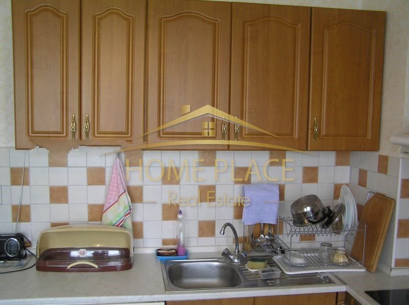 Просторен, панелен апартамент за продажба  в кв. Левски.