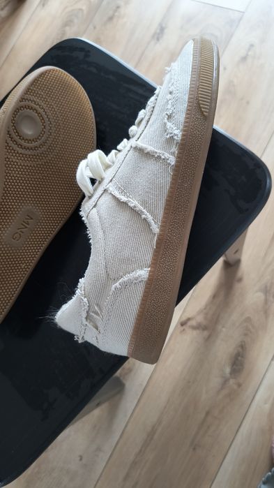 Tenisi Mango material textil