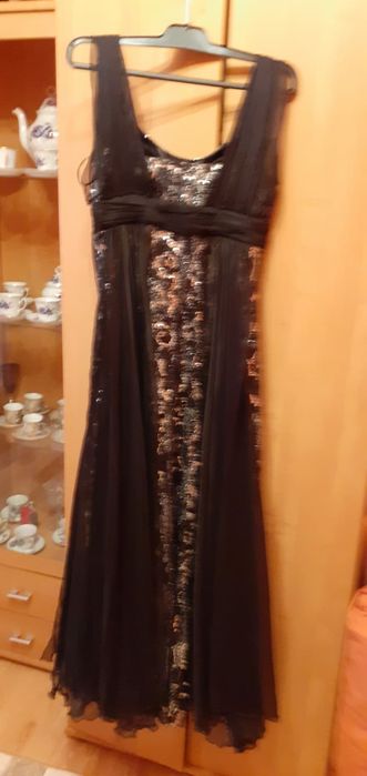 Rochiță mr 38 din dantelă cu paiete