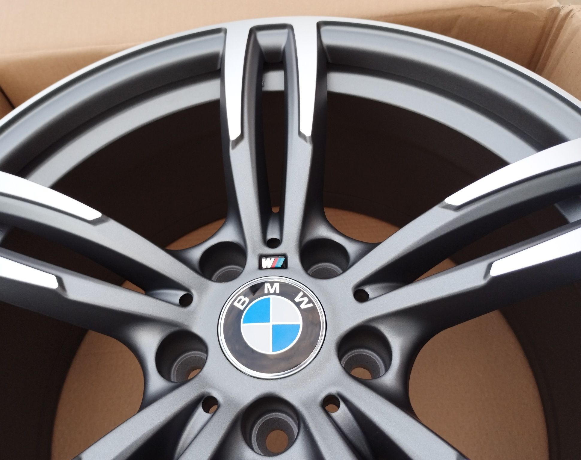 Jante R18 BMW F10 F11 style M437