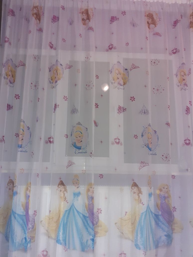 Perdea disney ca noua
