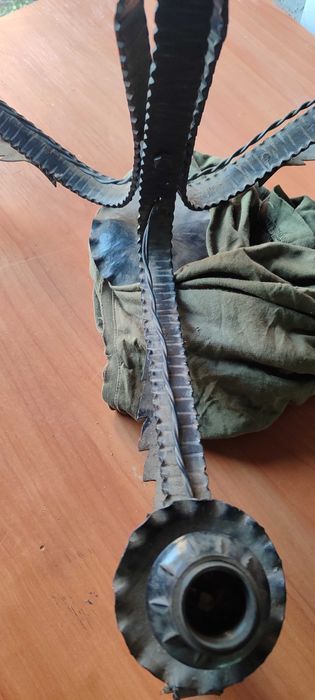 Продавам два броя полюлеи от ковано желязо.