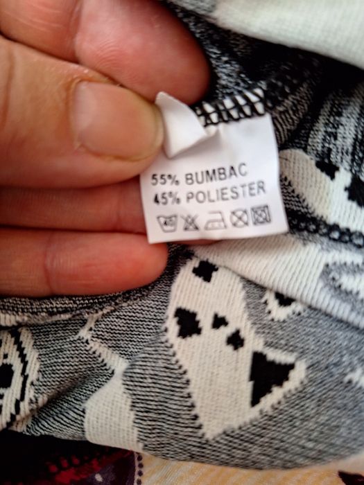 Vând rochie cu imprimeu alb cu negru