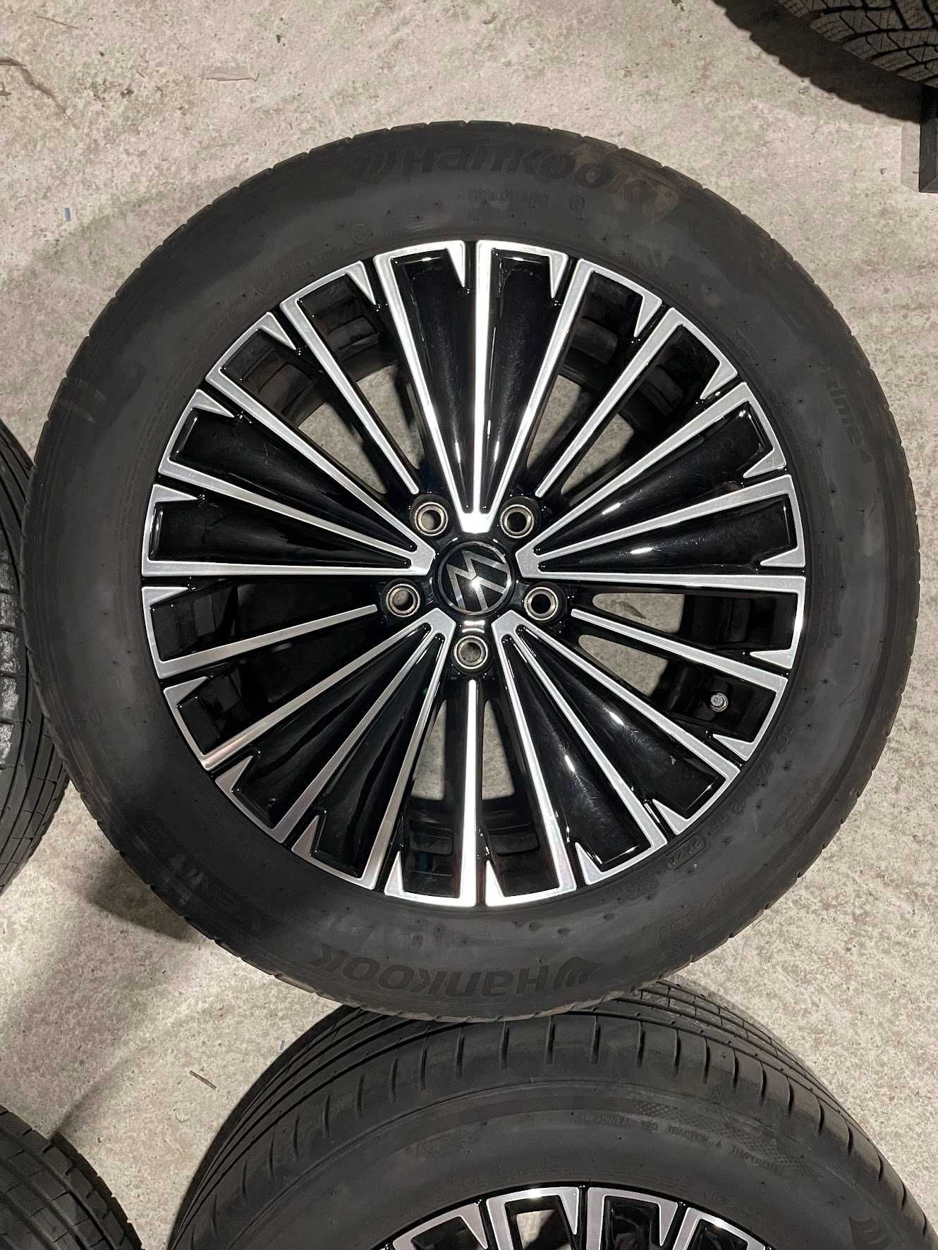 4 Броя Kumho Ventus Prime4 Sealguard, 215/55/17, DOT 2324