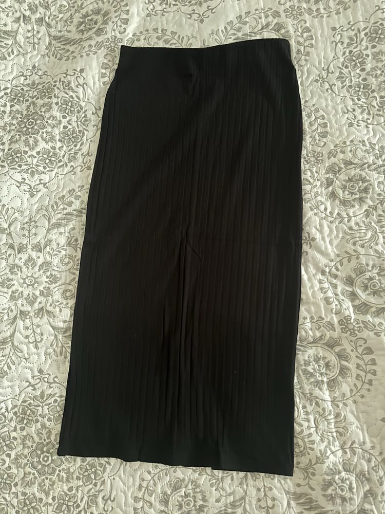 Дълги поли тип молив Zara; H&M