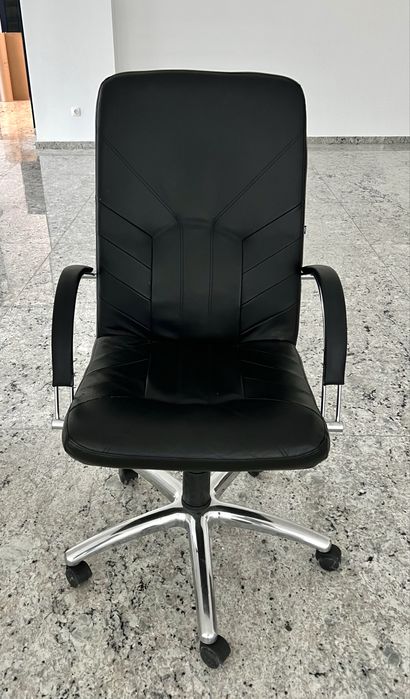 Кожен Офис стол nowy styl