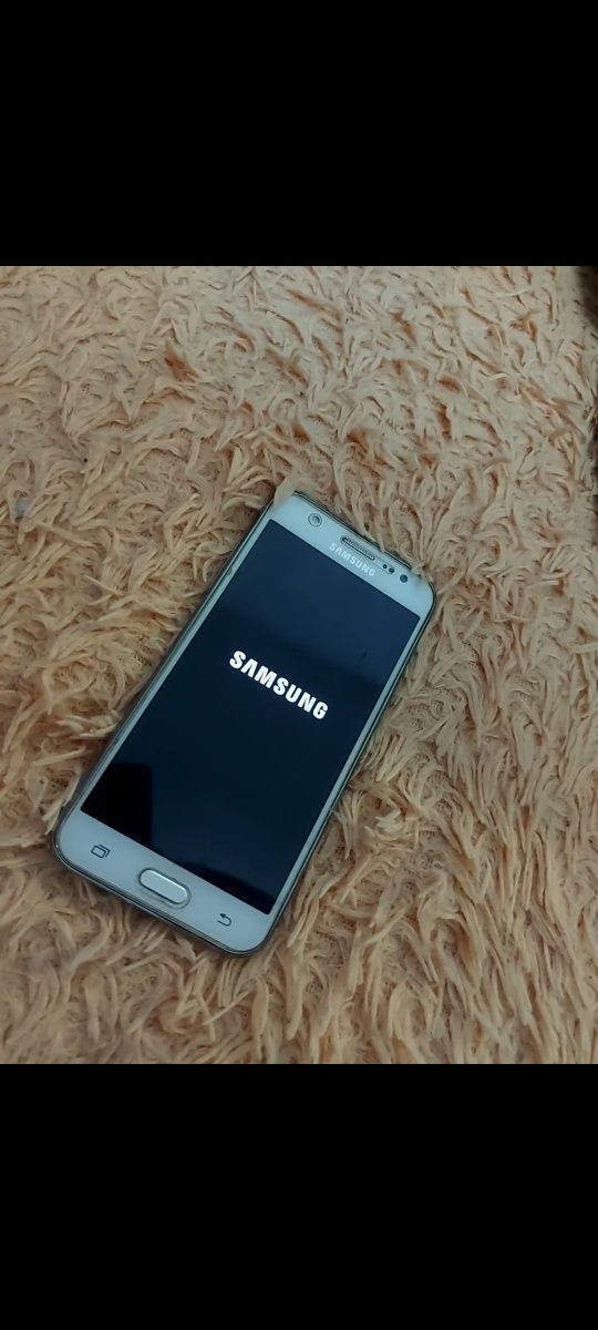 Продам Samsung galaxy j5,срочно