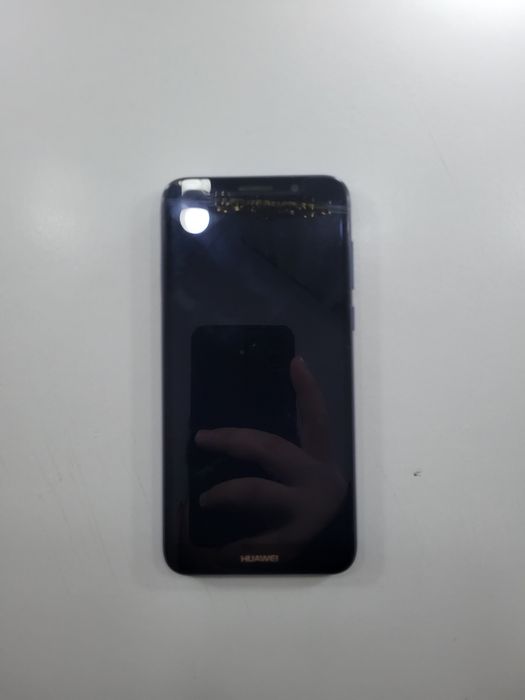 Продавам телефон Huawei