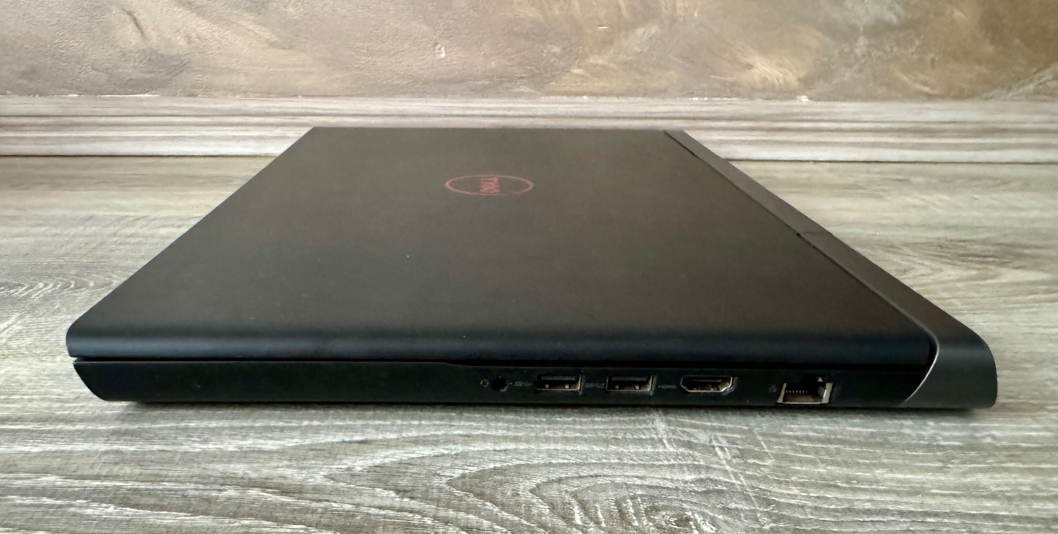 Laptop Dell Inspiron Gaming 7000