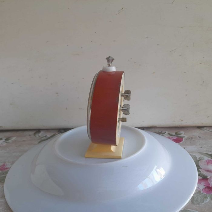 Ceas desteptator de masa mecanic- ARADORA fabricat la ARAD