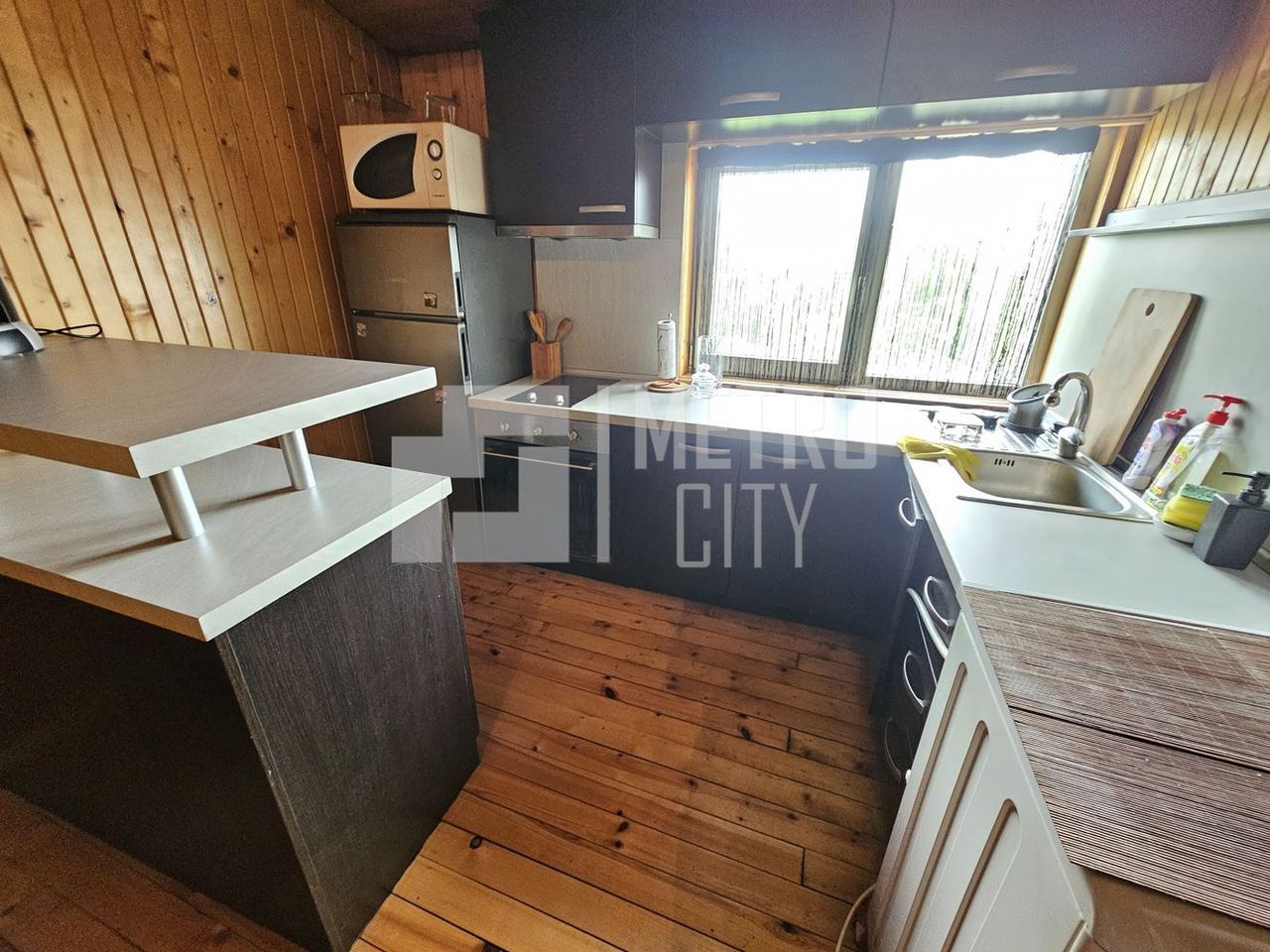 Дава се под наем Едностаен апартамент в София, Център - 45 кв.м за 357 € - Снимка #2