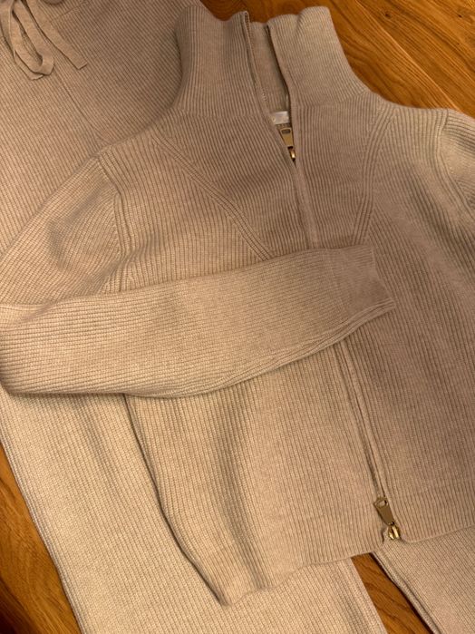 Уникален плетен сет панталон жилетка