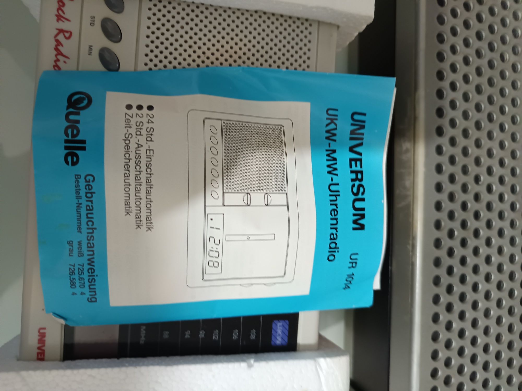 Ceas cu radio alarma universum nou colectie retro