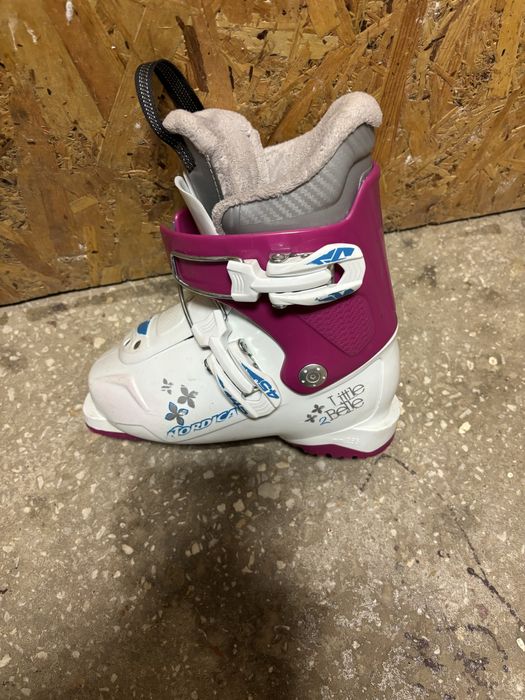 Vand clapari de fete