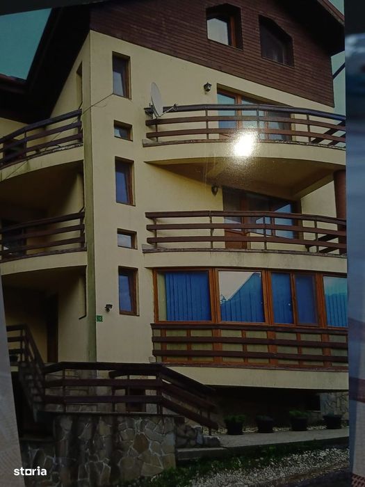De vanzare apartament 3 camere in vila Sinaia cartier Platoul Izvor
