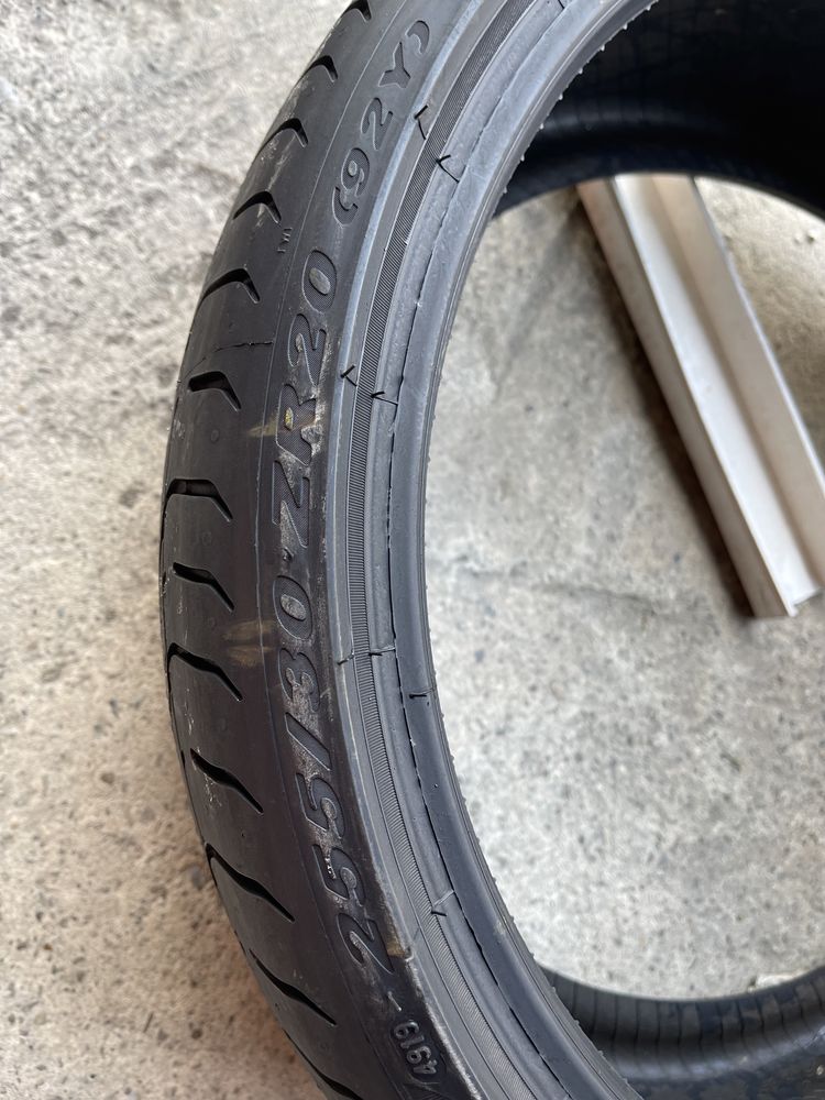 2 anvelope de vara Noi 255/30/20 Pirelli