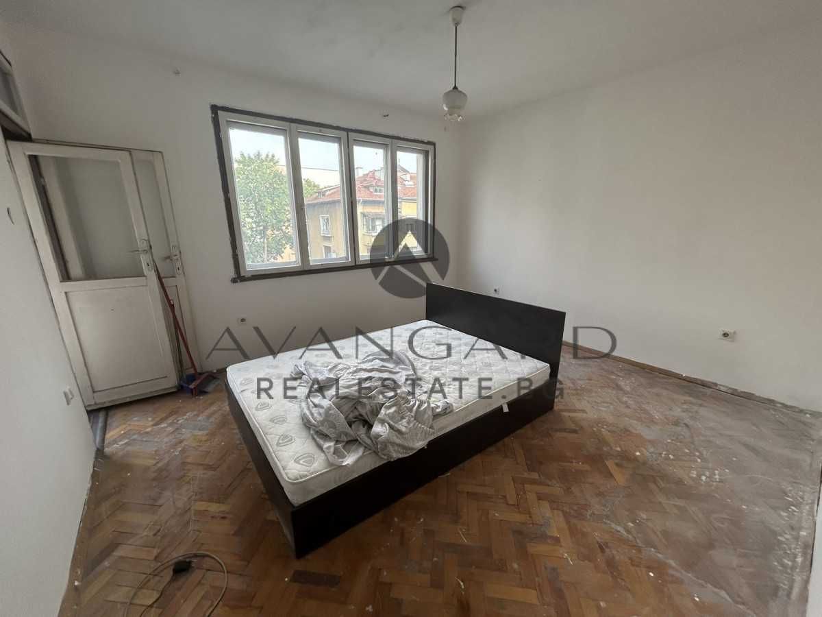 Продава се Четиристаен апартамент в Пловдив, Център - 120 кв.м за 2250 €/кв.м - Снимка #5