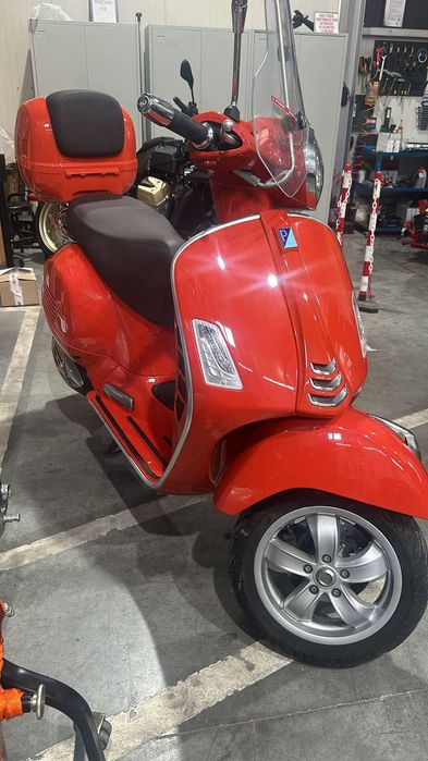 VESPA GTS 300 / AN 2021 / 24 CP