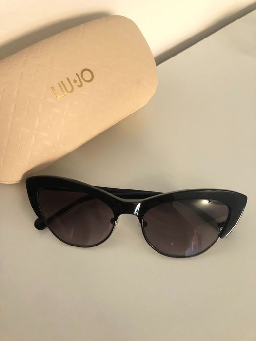 Оригинални слънчеви очила Liu Jo котешко око в черен цвят с калъф