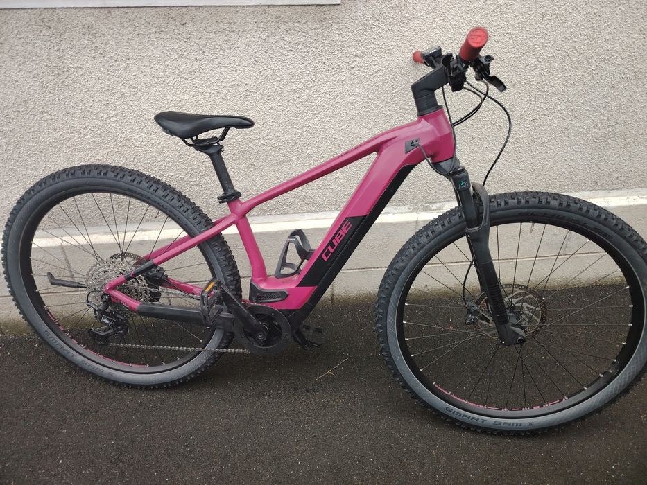 Bicicleta electrica Cube