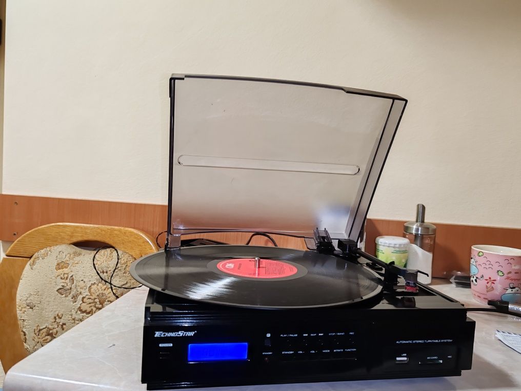 Pikup cu boxe ,combine muzicale , radio