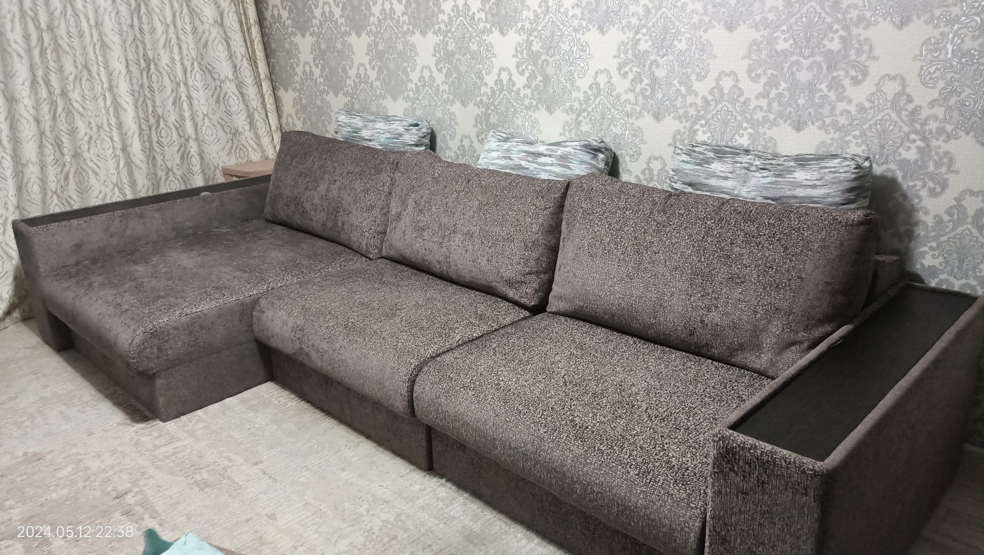Продам диван в отличном состоянии