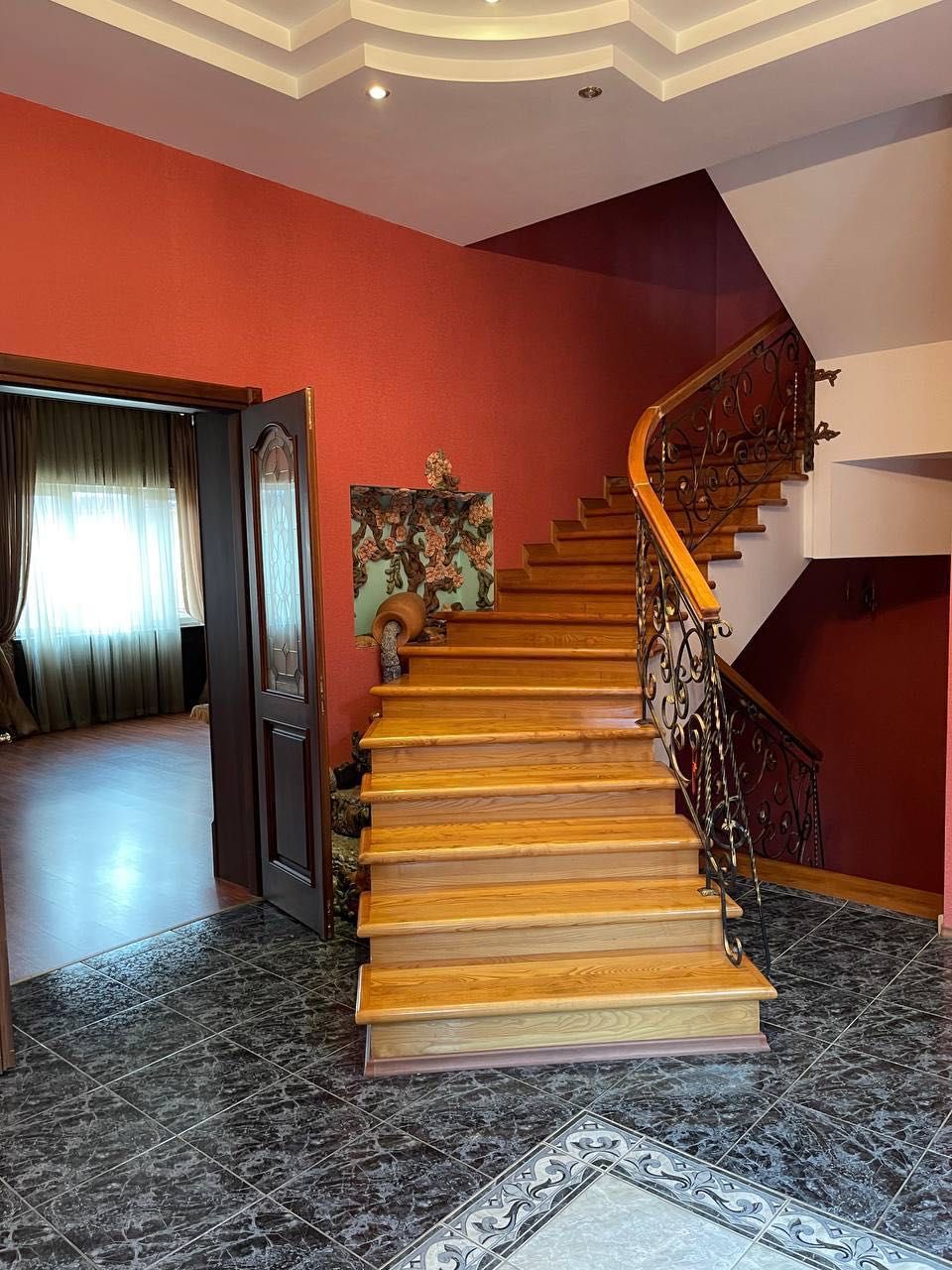 3х этажный дом 4,5 сотки в центре рядом с Mirabad Avenue